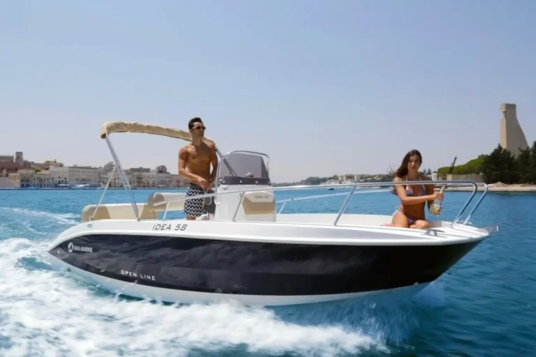 Idea Marine 58 Open in acqua