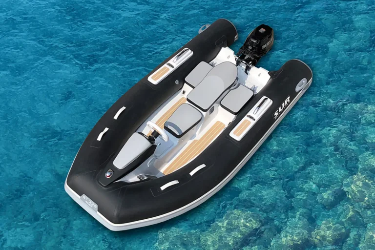 Sur Marine ST Rider 325 in acqua