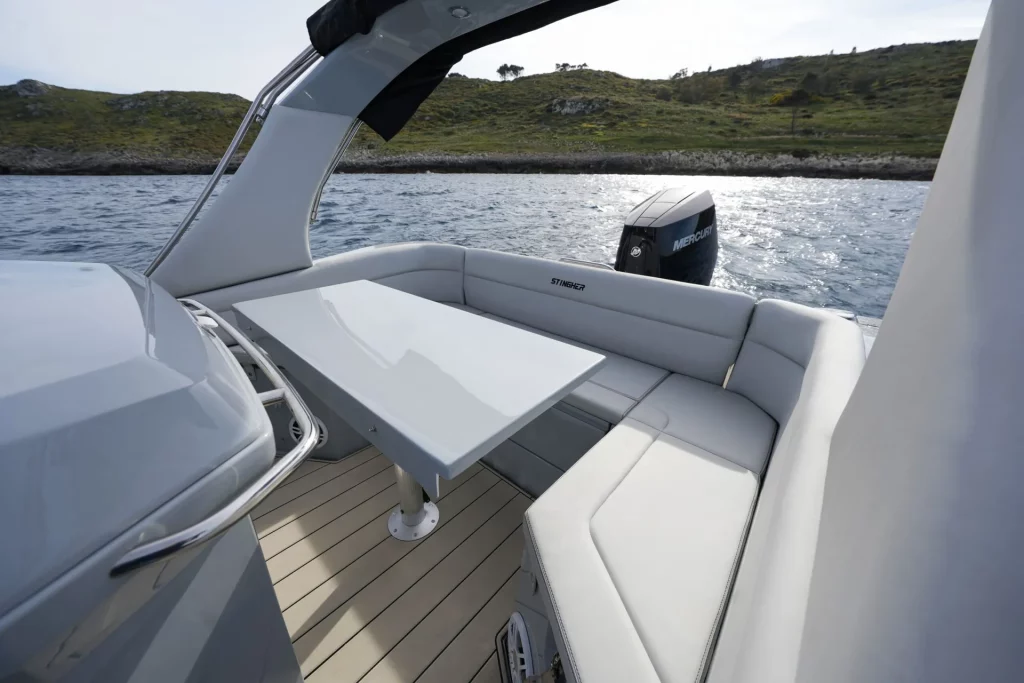 Italboats Stingher 28 GT tavolo