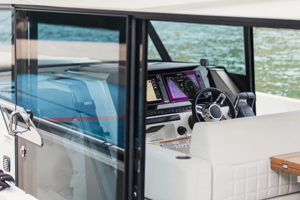 Saxdor 340 GTWA Cockpit