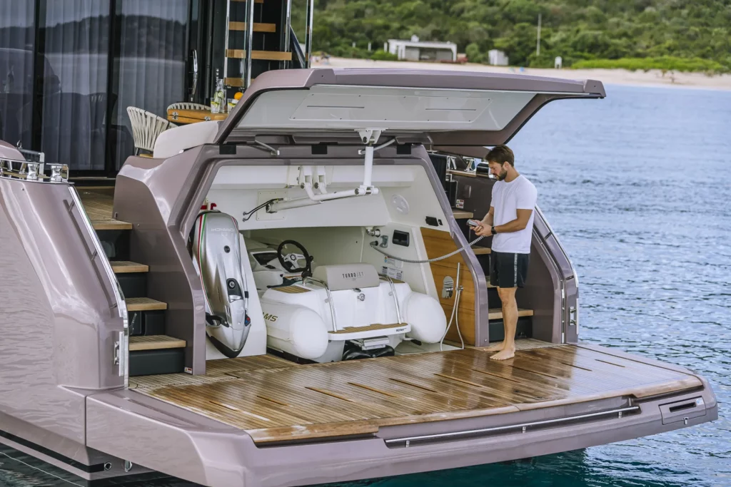 Cranchi Sessantadue 62 tender a poppa