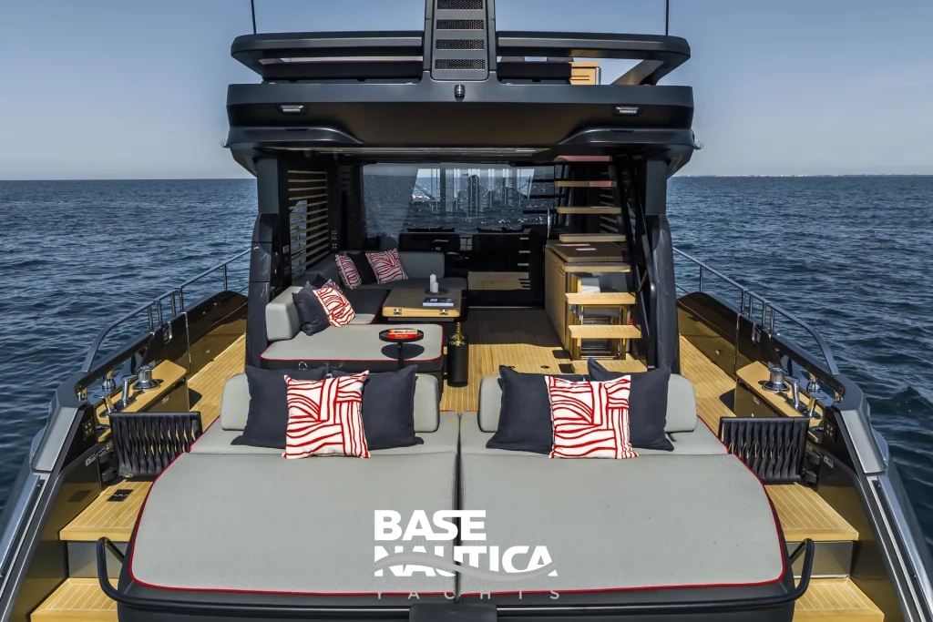 Cranchi Sessantasette 67 Corsa divano di poppa