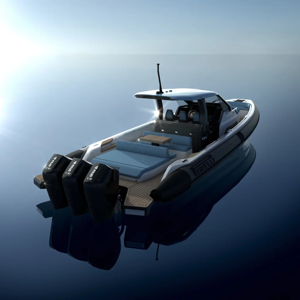 Pirelli 44 di Pirelli Speedboats visto da poppa con ampio prendisole, cockpit open e tre motori fuoribordo.