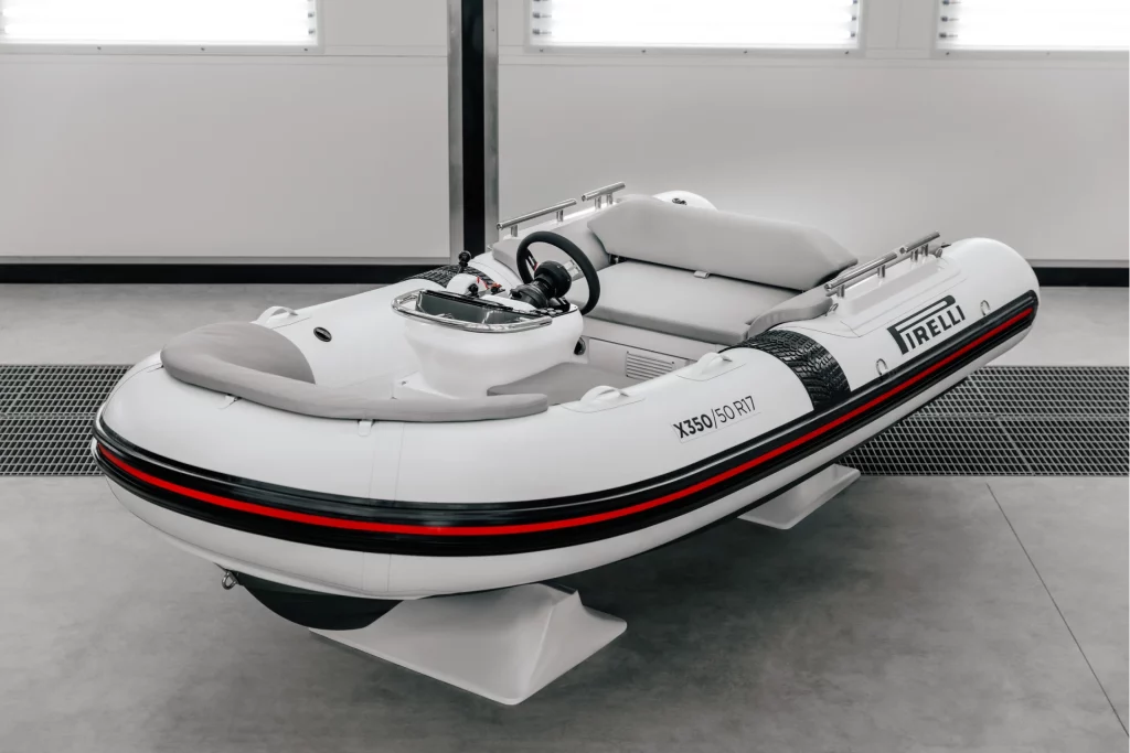 Pirelli Tender X350 da prua