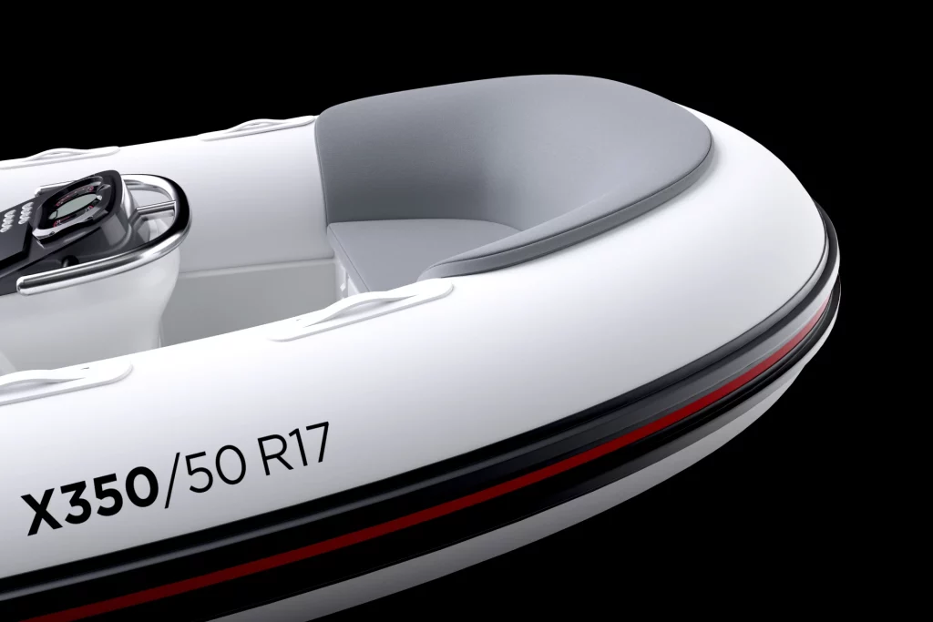 Pirelli Tender X350 divano di prua