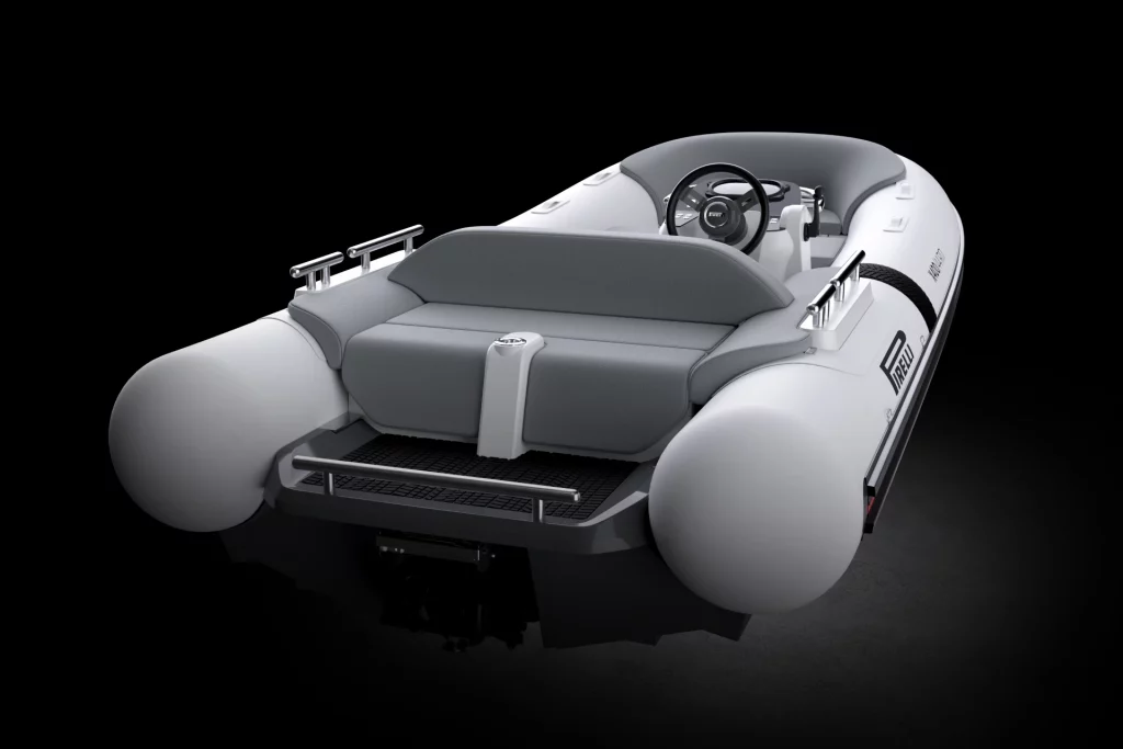 Pirelli Tender X400 da poppa