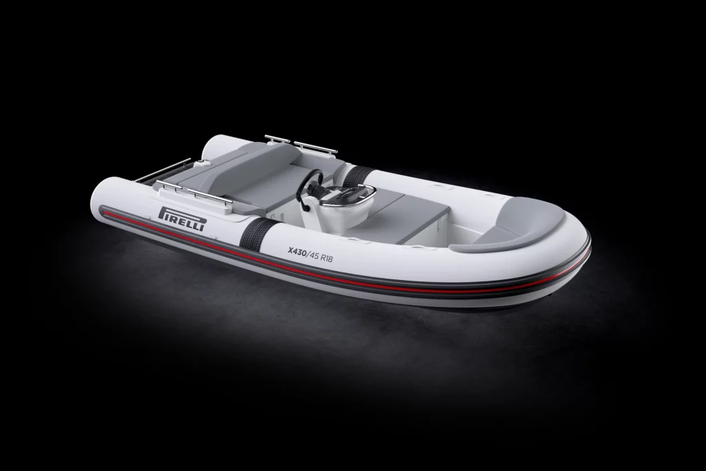 Pirelli Tender X430 a prua