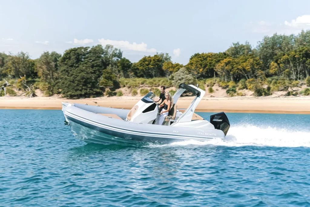 Italboats Stingher 24 GT in virata