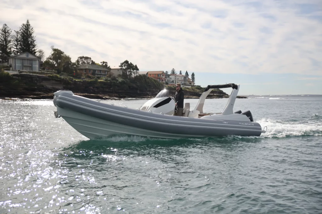 Italboats Stingher 32 GT in navigazione