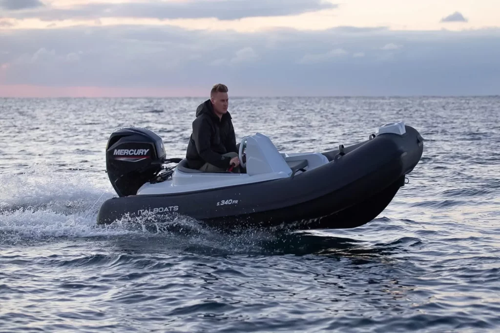 Stingher 340 FR in navigazione