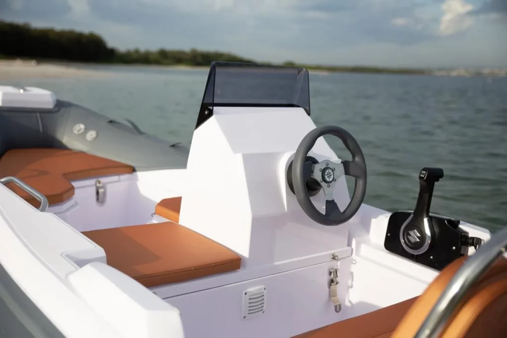 Stingher 380 FR plancia di comando