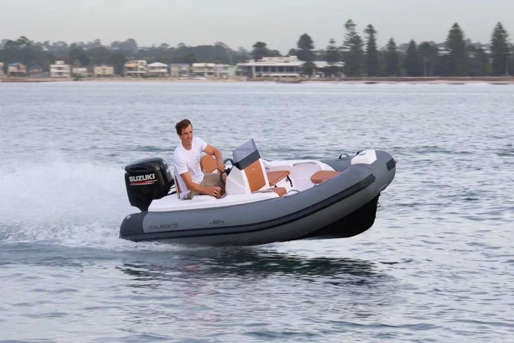 Stingher 380 FR in navigazione