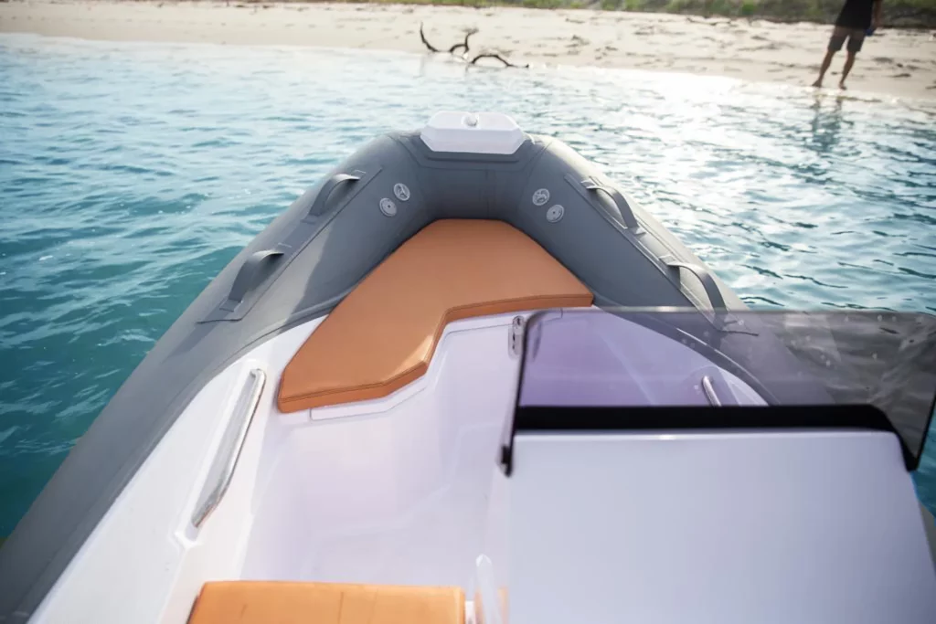 Stingher 380 FR sedili passeggeri